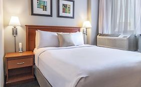 Candlewood Suites Montreal Downtown